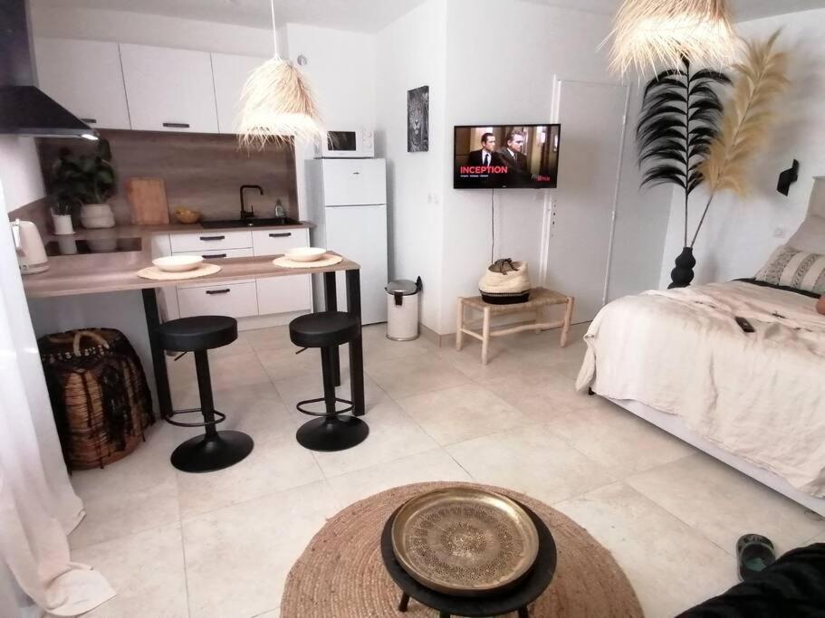 Apartamento Superbe Studio Ethnique Hyères Exterior foto