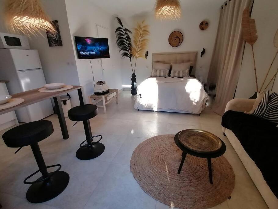 Apartamento Superbe Studio Ethnique Hyères Exterior foto